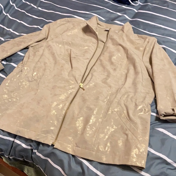 zenergy by chico’s Jackets & Blazers - Chico’s shiny tan jacket. Size 2